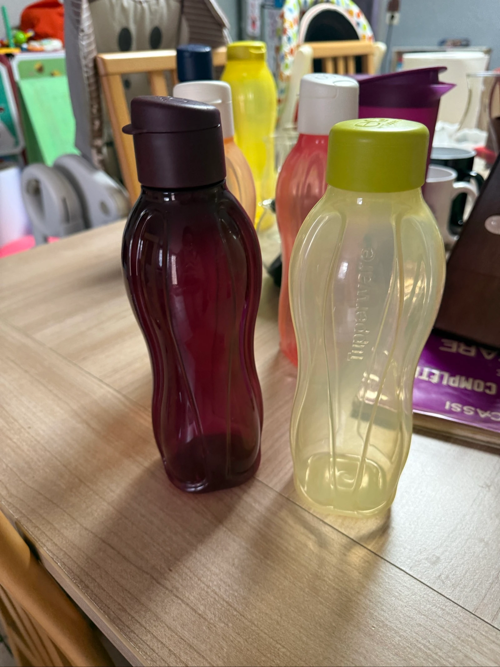 Lot 4 Tupperware 750ML bottles – photo 4